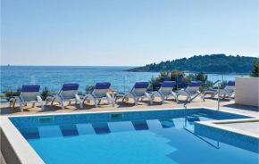  One-Bedroom Apartment with Sea View in Rogoznica  Рогозница